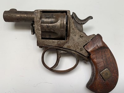 Lot 339 - A small revolver, 13cm.