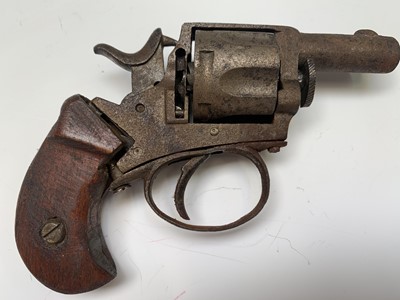 Lot 339 - A small revolver, 13cm.