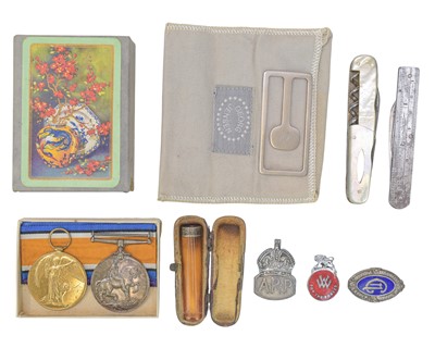 Lot 268 - A WWI pair of medals awarded to PTE A KEMP, M299591, Army Service Corps.
