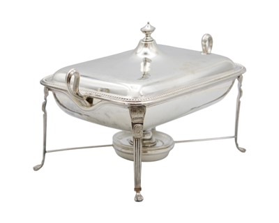 Lot 152 - A good Victorian silver lidded tureen by Goldsmiths & Silversmiths Co.