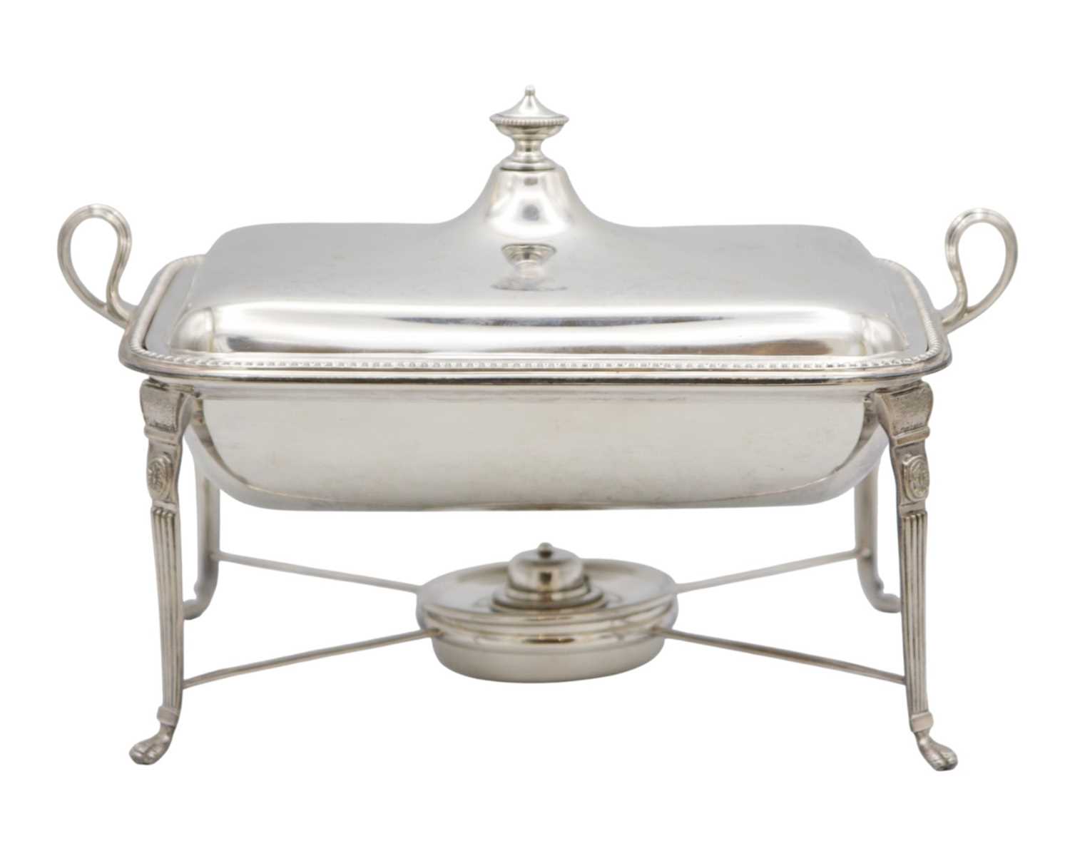 Lot 152 - A good Victorian silver lidded tureen by Goldsmiths & Silversmiths Co.