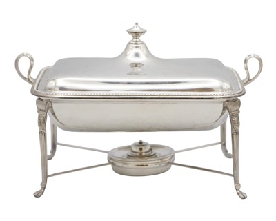 Lot 152 - A good Victorian silver lidded tureen by Goldsmiths & Silversmiths Co.