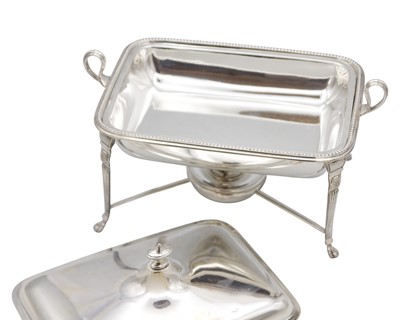 Lot 152 - A good Victorian silver lidded tureen by Goldsmiths & Silversmiths Co.