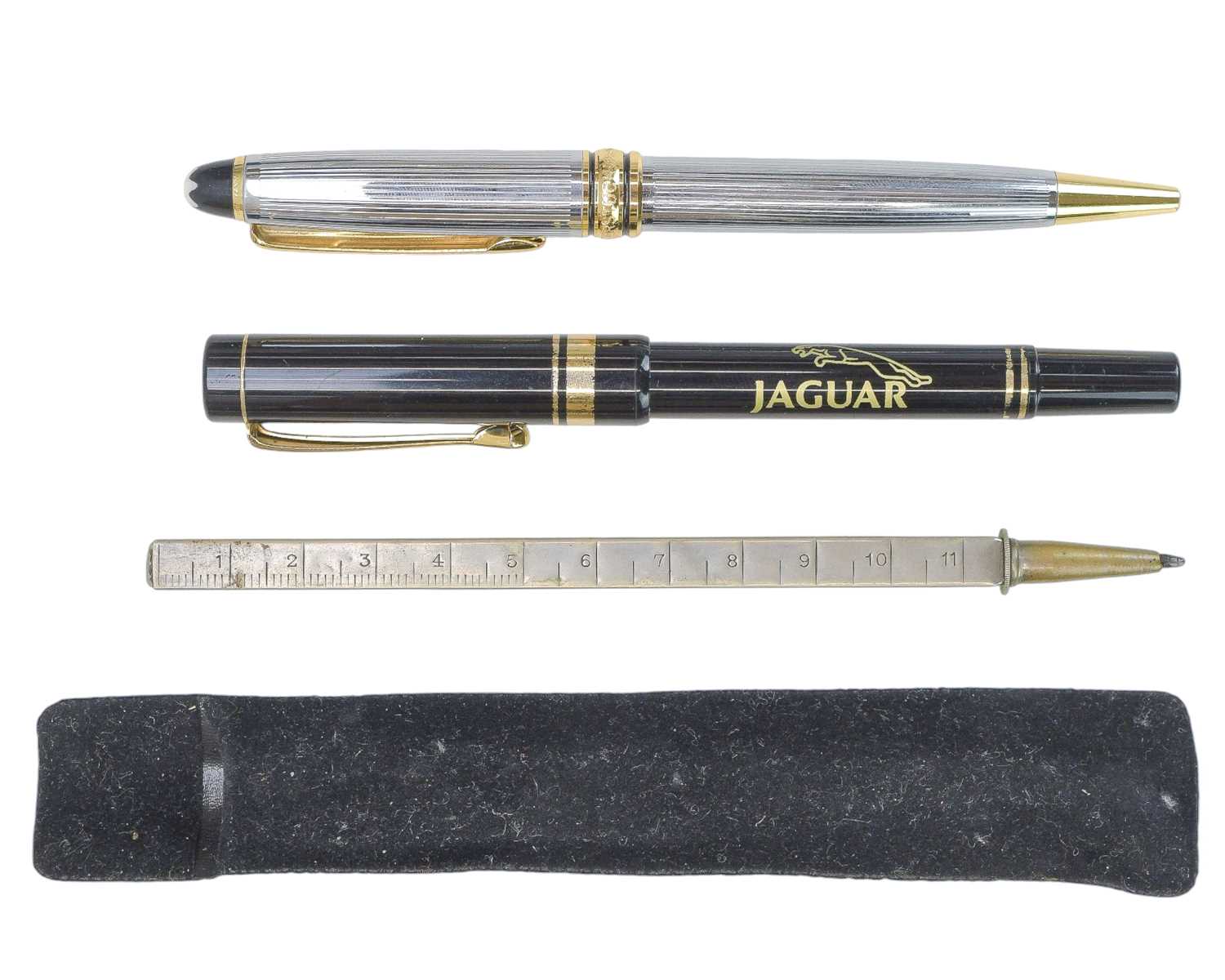 Lot 45 - A Montblanc Meisterstück ball point pen.