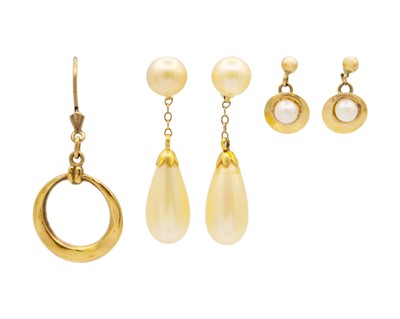 Lot 48 - Two pairs of gold earrings with one loose hoop earring.