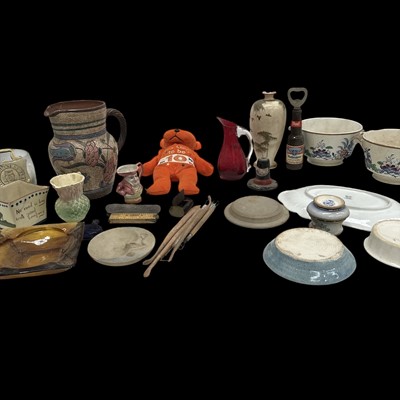 Lot 87 - A mixed lot including Carlton ware, St Ives...