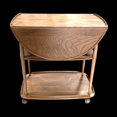 Lot 17 - A mid-century Ercol Windsor 505 elm & beech...