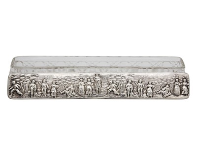 Lot 169 - An attractive and unusual Edwardian silver lidded cut glass long trinket or hat pin box.