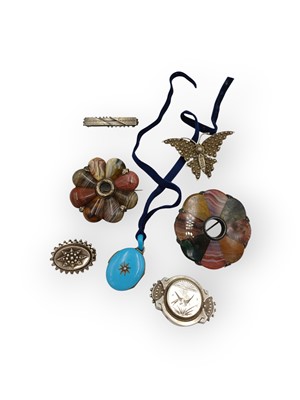 Lot 26 - A selection of Victorian silver jewellery, with two Scottish silver and hardstone brooches.