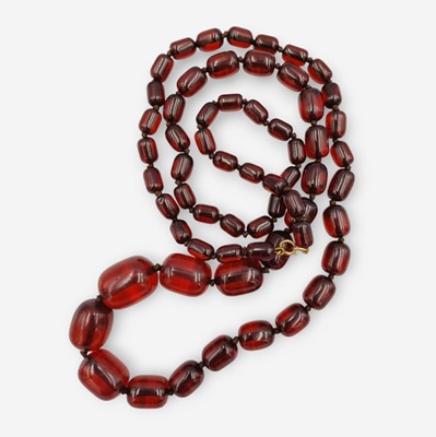 Lot 3 - A cherry amber style bead necklace.