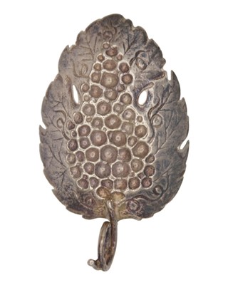 Lot 18 - A George III silver caddy spoon by Joseph Willmore.