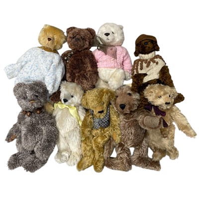 Lot 42 - Vintage Collectors Bears, including Paws &...