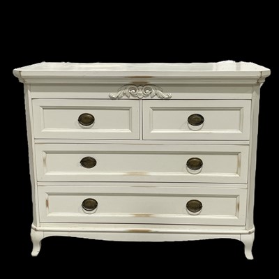 Lot 84 - A modern four-drawer chest with a two-over-two...