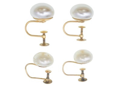 Lot 17 - Two pairs of 9k gold and faux pearl clip-on earrings.