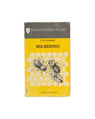 Lot 51 - (Apiculture)