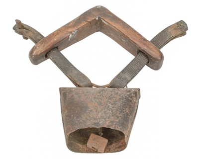 Lot 722 - A 19th century 'clucket' type sheep bell.