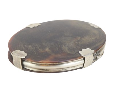 Lot 89 - A Georgian folding magnifying glass.