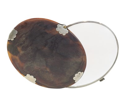 Lot 89 - A Georgian folding magnifying glass.