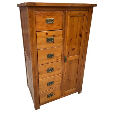 Lot 7 - A Quality Pine Wardrobe / Drawer Unit. The...