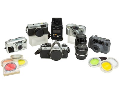 Lot 219 - A Nikon FM2 35mm SLR film camera.