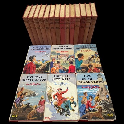 Lot 90 - Enid Blyton's Famous Five adventure books. Six...