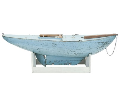 Lot 37 - An early 20th century pond yacht.