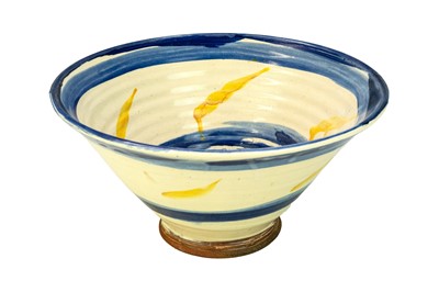 Lot 622 - Kevin WARREN (1949) A terracotta bowl.