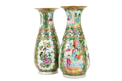 Lot 433 - A pair of Chinese Canton vases.