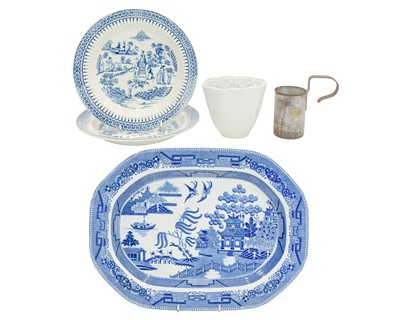 Lot 692 - A pair of Wedgwood & Co, Ferrybridge blue and white soup plates.