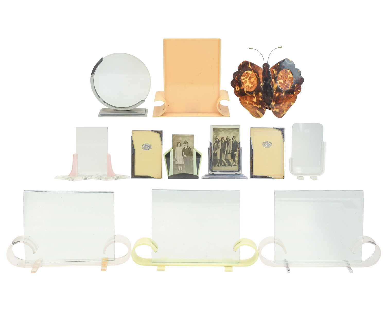 Lot 38 - A collection of frames.