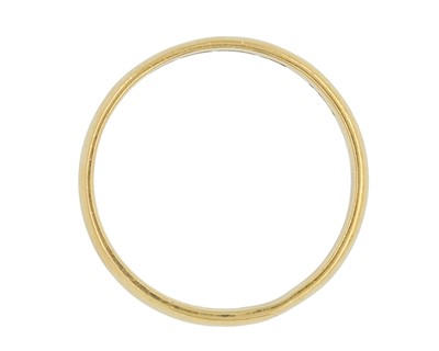 Lot 25 - A 22k gold band ring.