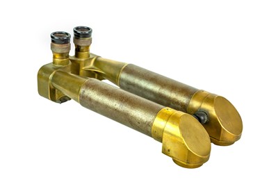 Lot 184 - A pair of WW1 German Carl Zeiss trench binoculars.