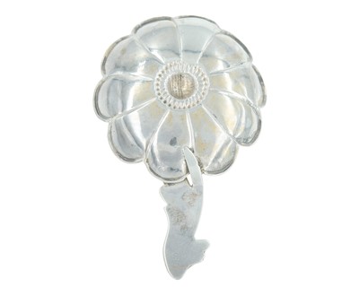 Lot 10 - An early Victorian parcel-gilt silver caddy spoon, by Hilliard and Thomason