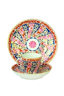 Lot 560 - A collection of Worcester porcelain.