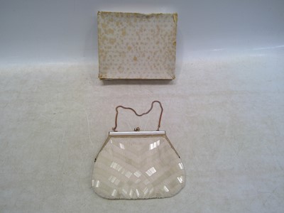 Lot 54 - A Vintage Handbag / Purse. The Purse is 18cm...