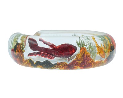 Lot DUNHILL AQUARIUM BANGLE - A fishbowl bangle attributed to Ben Shillingford.