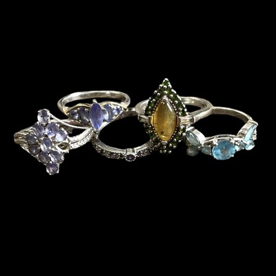 Lot 47 - Five silver stone set rings in varying sizes.