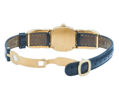 Lot PATEK PHILIPPE - An 18k Golden Ellipse ladies quartz wristwatch.
