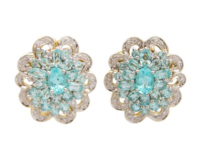 Lot 84 - An attractive pair of 18k gold tourmaline and diamond cluster stud earrings.