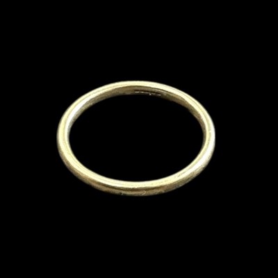 Lot 166 - An 18ct gold wedding band, size U and 3.40g.