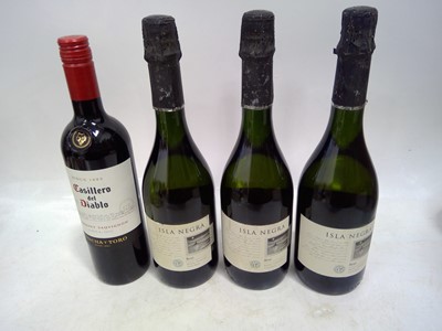Lot 176 - Four Bottles of Chilean Wine. Casillero del...