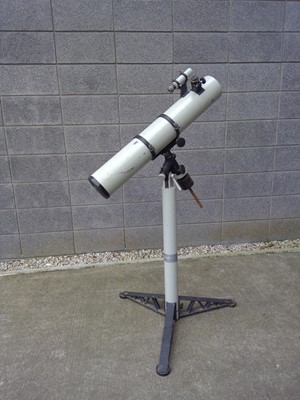 Lot 71 - A 14cm diameter Newtonian Telescope,...