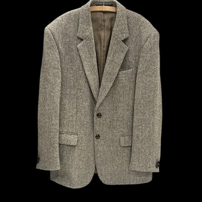 Lot 157 - A Harris tweed gent's jacket, size 42.
