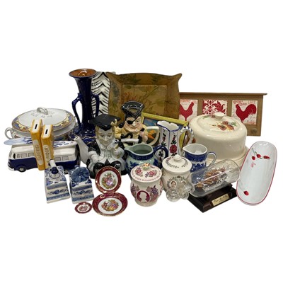 Lot 175 - Miscellaneous ceramics and glass, including a...