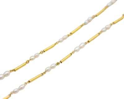 Lot 54 - A 9k gold and freshwater pearl necklace.