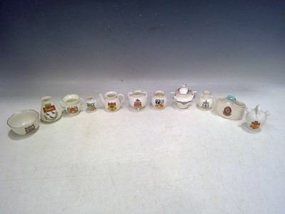 Lot 38 - Goss Crestedware.