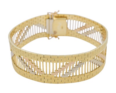 Lot 2 - An 18k tri-colour gold brick link bracelet.