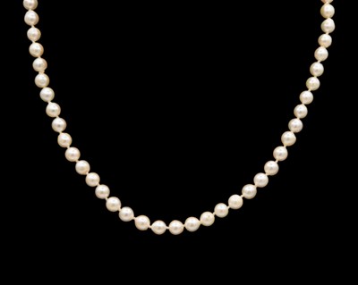 Lot 100 - A cultured pearl necklace fitted with an 18k gold clasp.