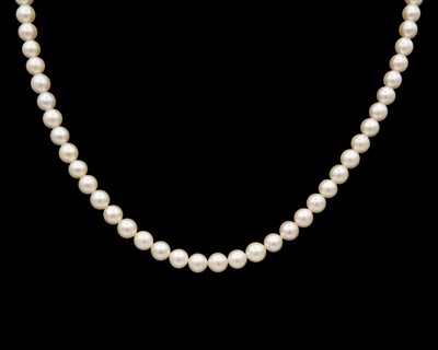 Lot 102 - A cultured pearl necklace fitted to an 18k spring ring bolt clasp.
