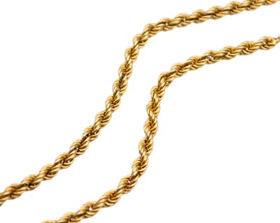 Lot 13 - An 18k gold rope link chain.